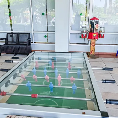 In Beachfront Complex In El Duque Area, Lägenhet *