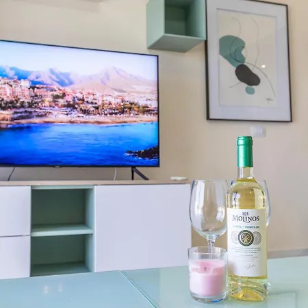 In Beachfront Complex In El Duque Area, Apartment Costa Adeje (Tenerife)