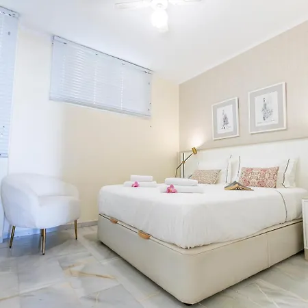 Apartment In Beachfront Complex In El Duque Area,
