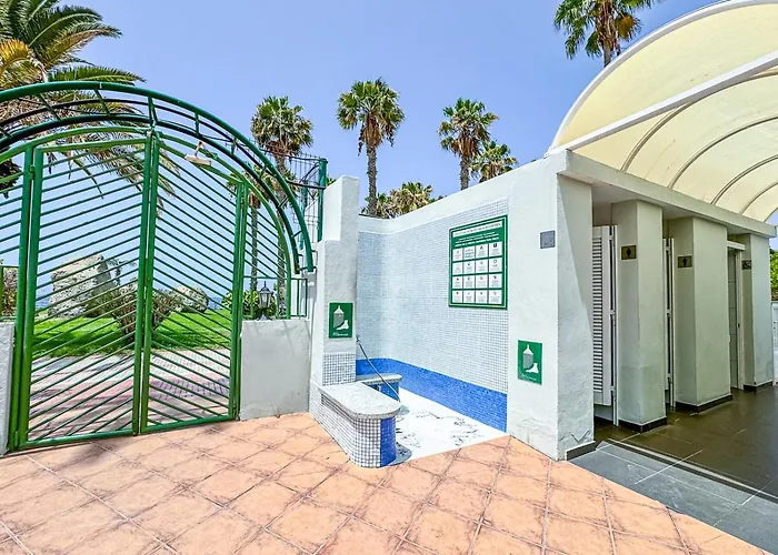 Appartement In Beachfront Complex In El Duque Area, Costa Adeje (Tenerife)