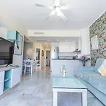 In Beachfront Complex In El Duque Area, * אדחה