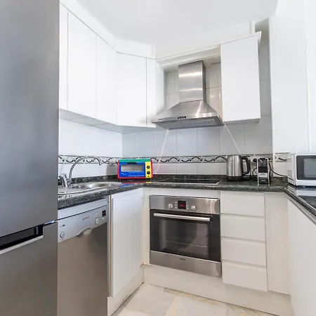 In Beachfront Complex In El Duque Area, * أذيخي